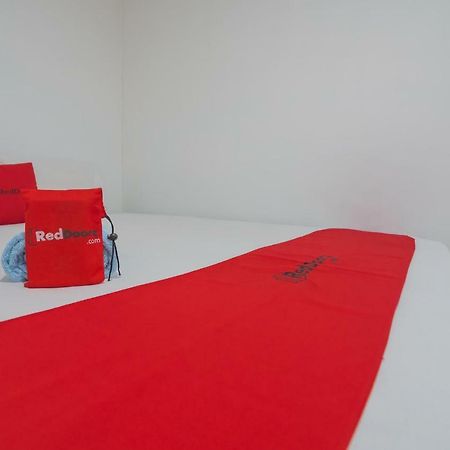 Reddoorz Near Gajah Mada Pontianak Ξενοδοχείο Εξωτερικό φωτογραφία