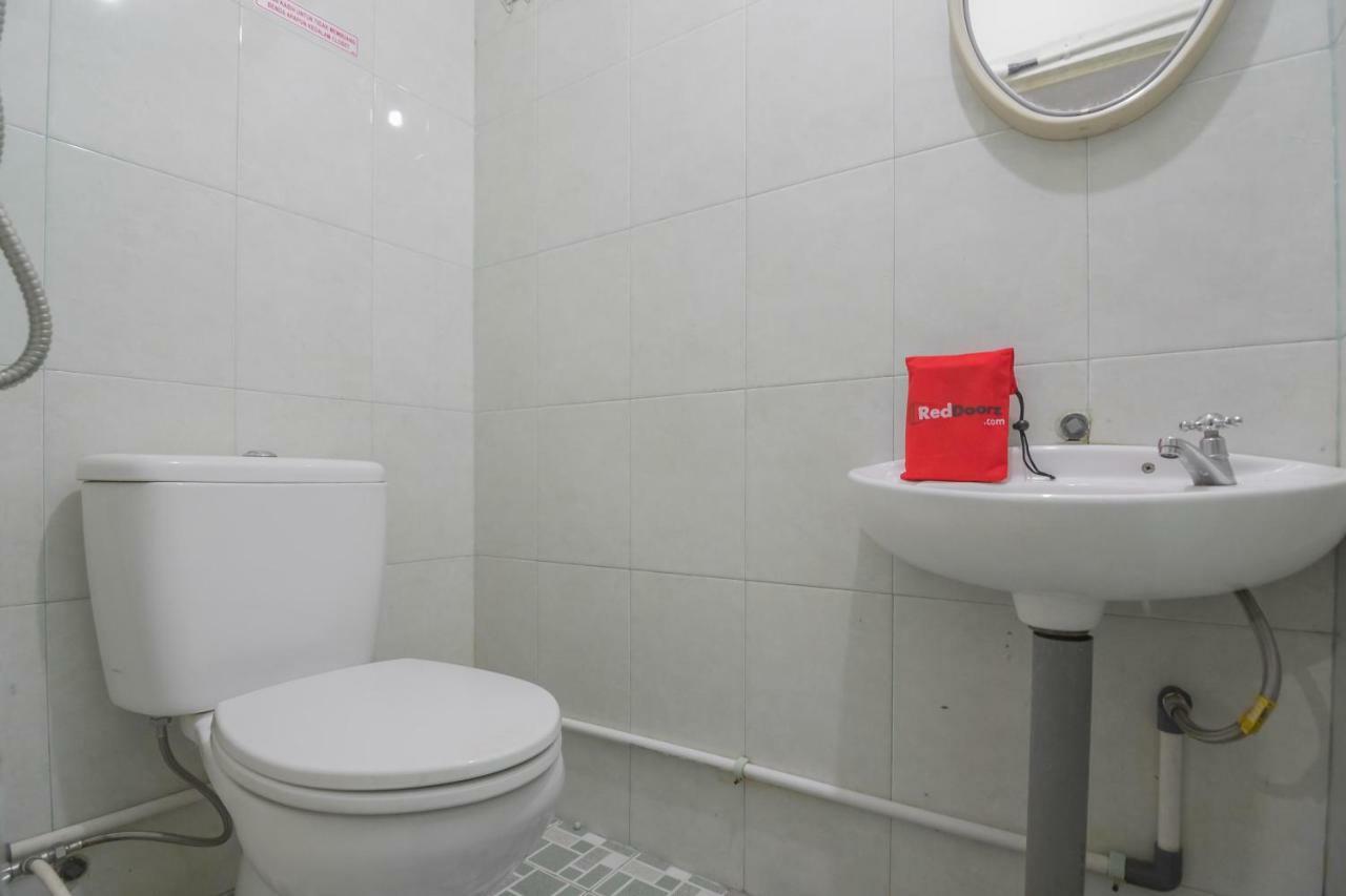 Reddoorz Near Gajah Mada Pontianak Ξενοδοχείο Εξωτερικό φωτογραφία